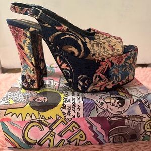 Jeffery Campbell Platforms no longer sold on website!!